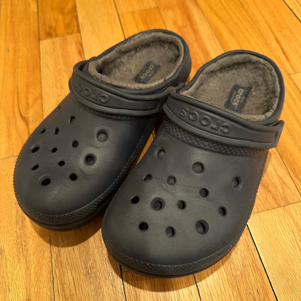 Lined Children’s Crocs Size j3 Gently Used